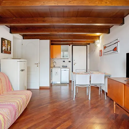 - Foyer Mare