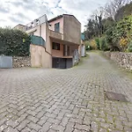 – Foyer Mare *