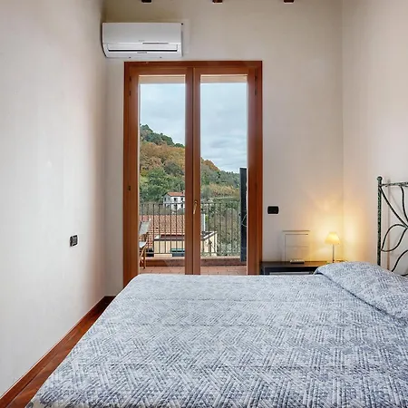 - Foyer Mare *